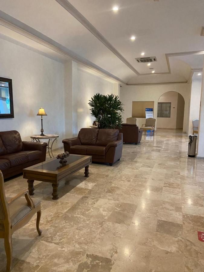 Best Western Centro Cadereyta Cadereyta Jimenez Bagian luar foto