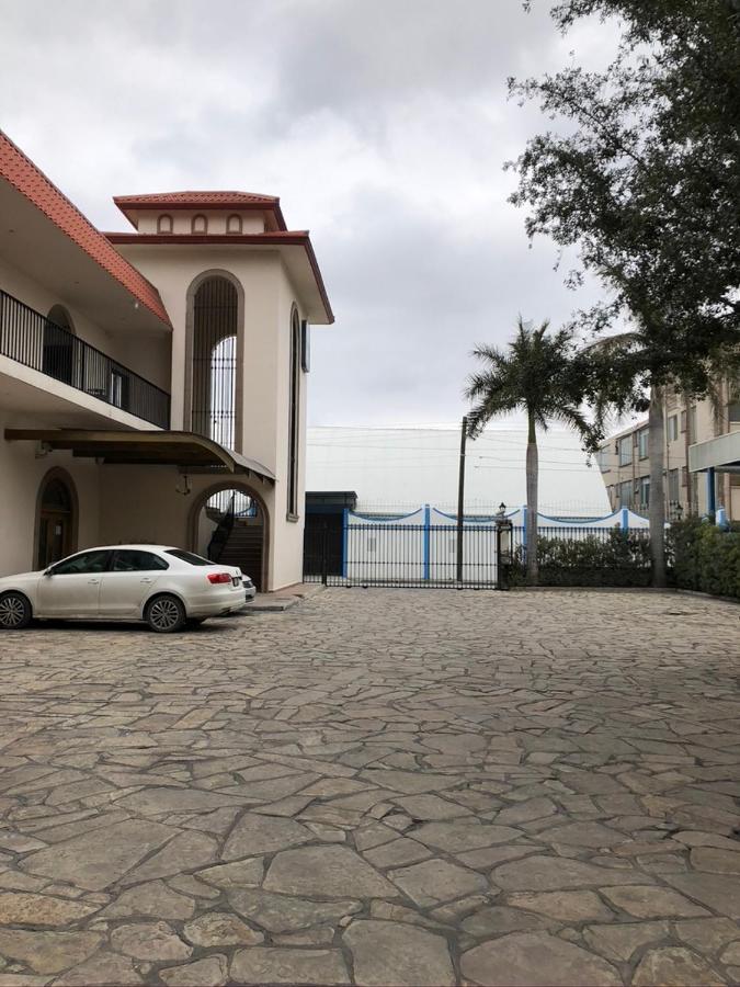 Best Western Centro Cadereyta Cadereyta Jimenez Bagian luar foto